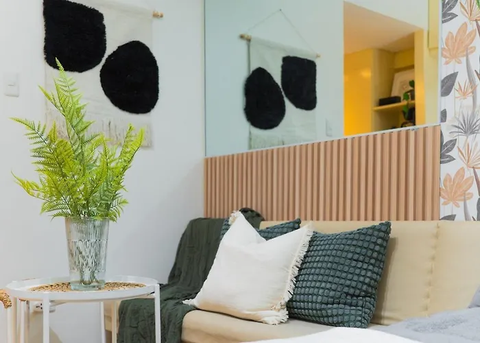 Fully Furnished Urban Oasis Free Pool * Manila