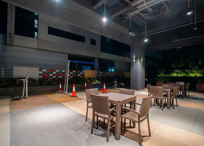 Fully Furnished Urban Oasis Free Pool Apartamento Manila